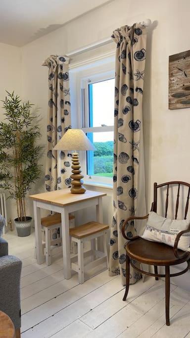 Top Deck - Fresh, Stylish Seaside Apartment Вентнор Екстериор снимка