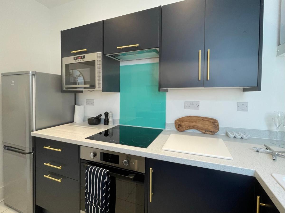 Top Deck - Fresh, Stylish Seaside Apartment Вентнор Екстериор снимка